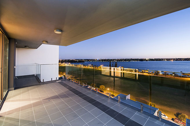 Modern Glass Fencing