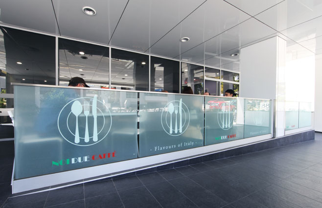 Restaurant Privacy Glass Fencing