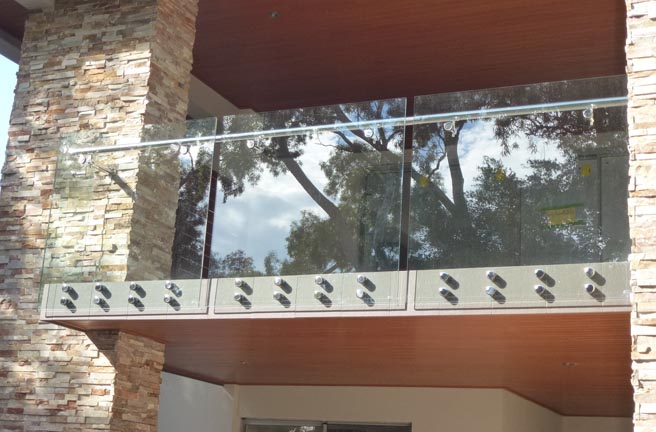 Modern Home Glass Fencing