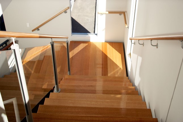 Semi-Frameless Glass Staircases Modern Home